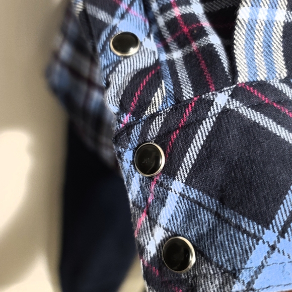 Lady Hathaway Plaid Button Down Flannel Sweater * - Picture 8 of 10